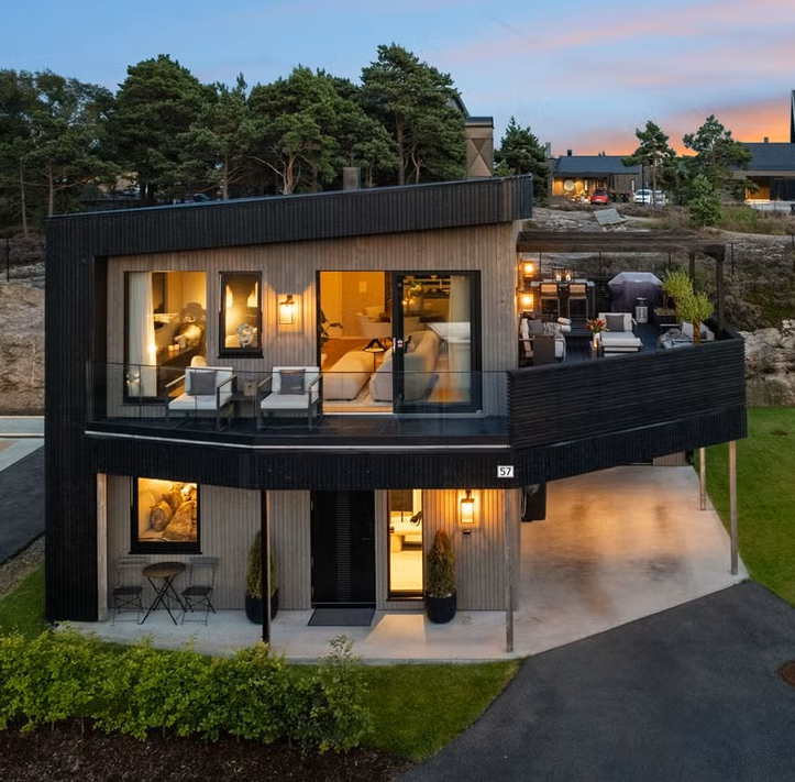 Utsikt over hav og hei